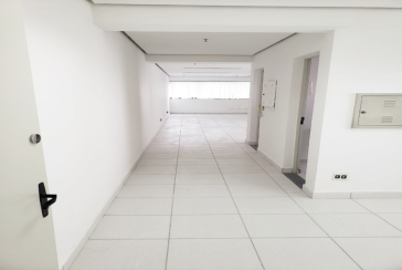 Ótima Sala Comercial à venda na Lapa na Rua Antônio Raposo,