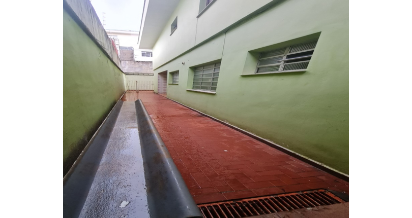 Sobrado à venda no Parque São Domingos na Avenida General Charles de Gaulle