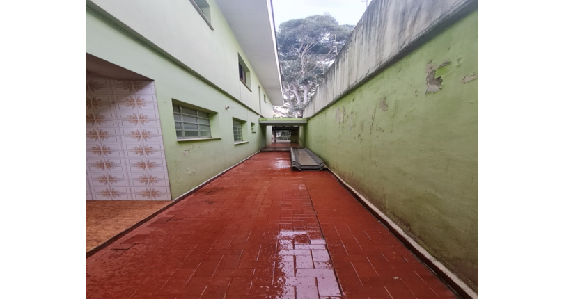 Sobrado à venda no Parque São Domingos na Avenida General Charles de Gaulle