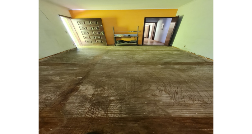 Sobrado à venda no Parque São Domingos na Avenida General Charles de Gaulle