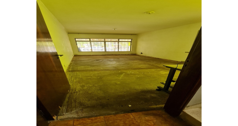 Sobrado à venda no Parque São Domingos na Avenida General Charles de Gaulle