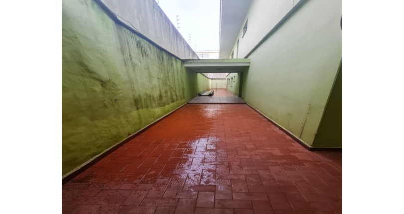 Sobrado à venda no Parque São Domingos na Avenida General Charles de Gaulle