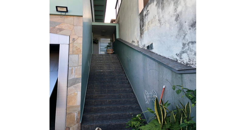 Sobrado á venda no Jardim Santo Elias na Rua Benedito da Fonseca Rondon