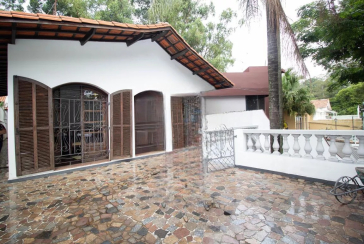 Casa à venda na Vila Fiat Lux na Rua General Alencastro Guimarães