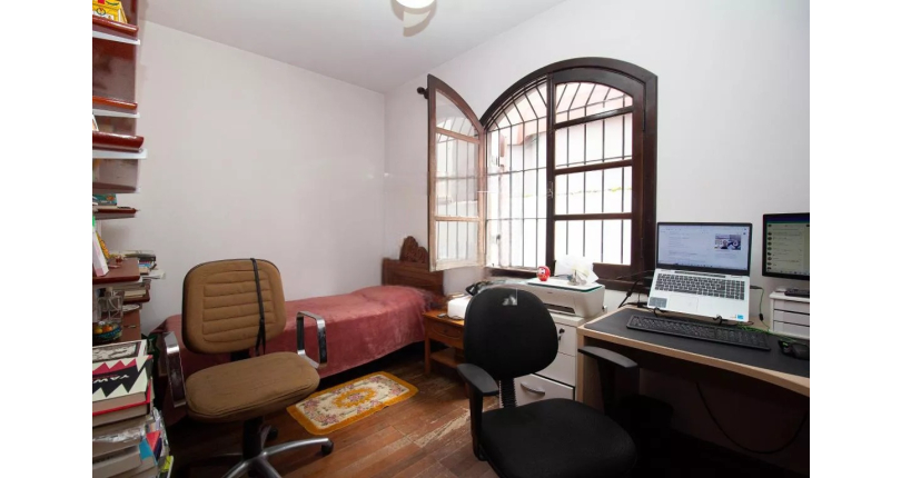 Casa à venda na Vila Fiat Lux na Rua General Alencastro Guimarães