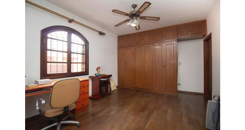 Casa à venda na Vila Fiat Lux na Rua General Alencastro Guimarães