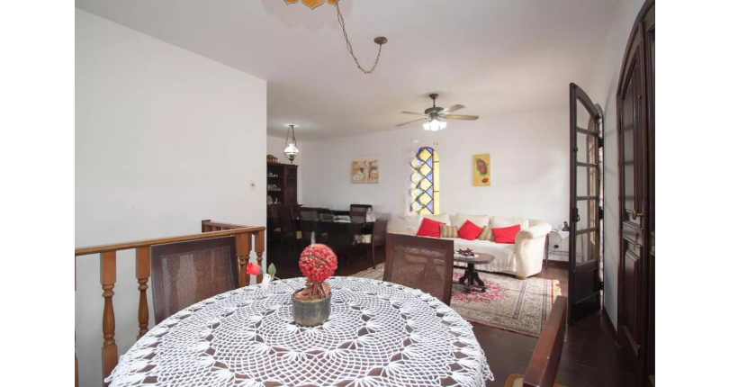 Casa à venda na Vila Fiat Lux na Rua General Alencastro Guimarães