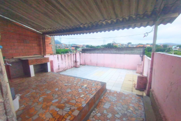 Casa para renda à venda no Jaraguá na Rua Coronel José Venâncio Dias