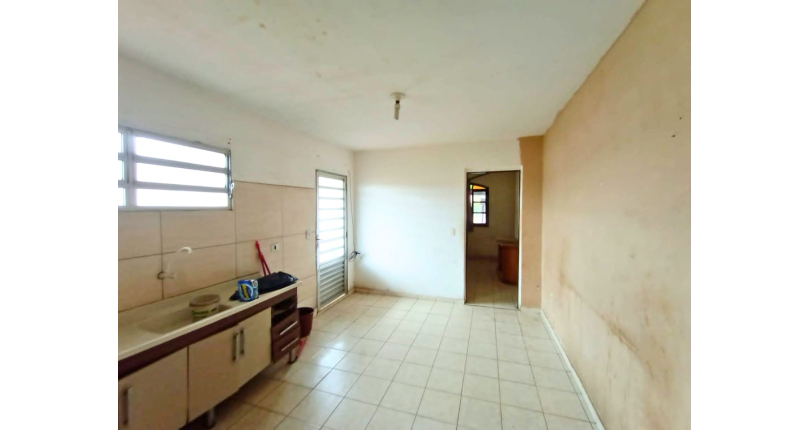 Casa para renda à venda no Jaraguá na Rua Coronel José Venâncio Dias