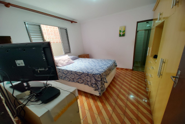 Bom Sobrado à venda no Parque Maria Domitila na Rua Estevão Ribeiro,