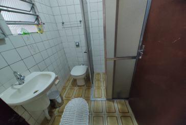 Bom Sobrado à venda no Parque Maria Domitila na Rua Estevão Ribeiro,