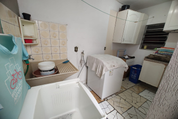 Bom Sobrado à venda no Parque Maria Domitila na Rua Estevão Ribeiro,