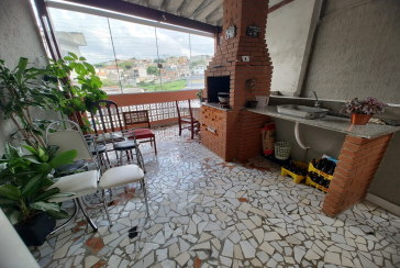 Bom Sobrado à venda no Parque Maria Domitila na Rua Estevão Ribeiro,