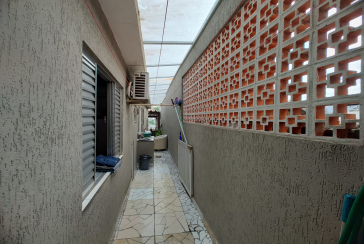 Bom Sobrado à venda no Parque Maria Domitila na Rua Estevão Ribeiro,