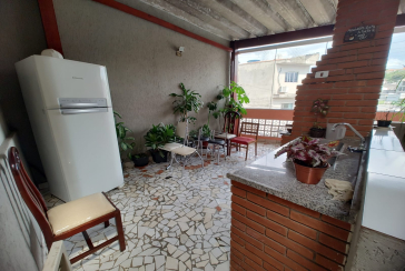 Bom Sobrado à venda no Parque Maria Domitila na Rua Estevão Ribeiro,