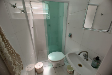 Bom Sobrado à venda no Parque Maria Domitila na Rua Estevão Ribeiro,