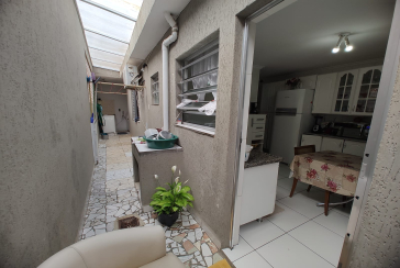 Bom Sobrado à venda no Parque Maria Domitila na Rua Estevão Ribeiro,