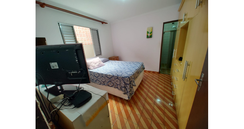 Bom Sobrado à venda no Parque Maria Domitila na Rua Estevão Ribeiro,