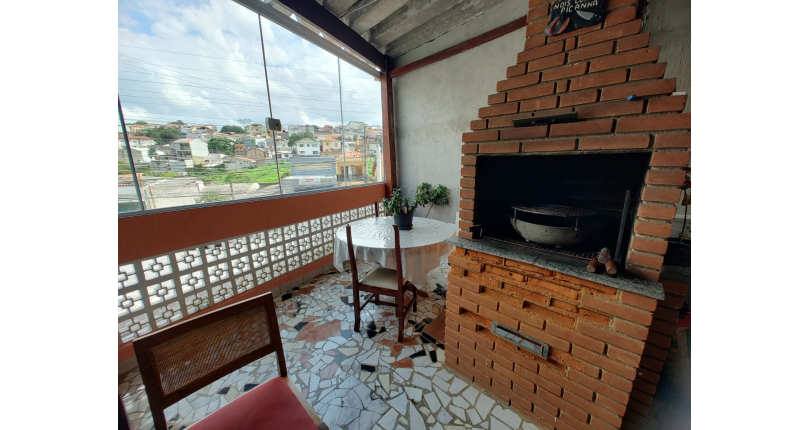 Bom Sobrado à venda no Parque Maria Domitila na Rua Estevão Ribeiro,