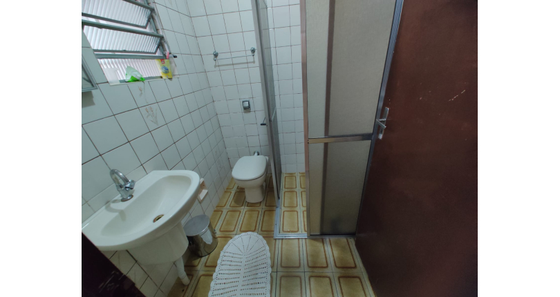 Bom Sobrado à venda no Parque Maria Domitila na Rua Estevão Ribeiro,