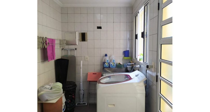 Belíssimo Sobrado à venda no Conjunto Residencial Jardim Canaã na Rua Santaluz,