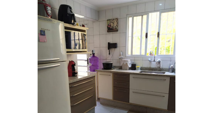 Belíssimo Sobrado à venda no Conjunto Residencial Jardim Canaã na Rua Santaluz,