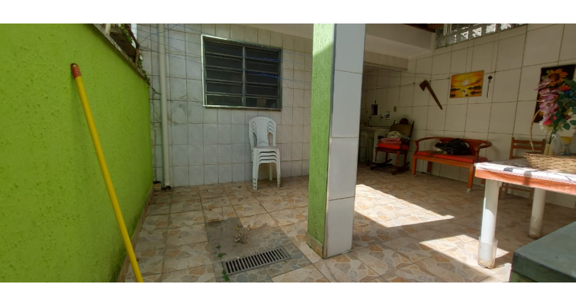 Oportunidade: Bom Sobrado à venda no Jardim Santo Elias na Rua Ernesto Moreira Maia