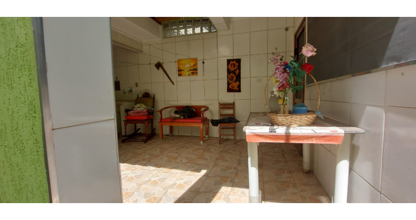 Oportunidade: Bom Sobrado à venda no Jardim Santo Elias na Rua Ernesto Moreira Maia