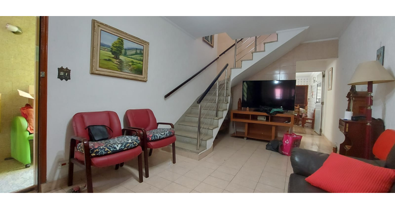 Oportunidade: Bom Sobrado à venda no Jardim Santo Elias na Rua Ernesto Moreira Maia