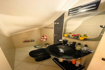 Belo Sobrado à venda no Jardim São João (Jaraguá) na Rua Sítio dos Moreiras