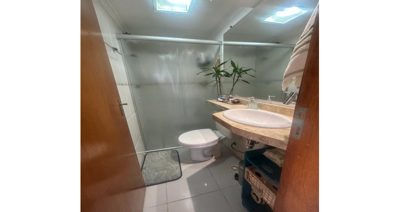 Lindo Apartamento à venda na Vila Guedes na Rua Martinho do Amaral 101, no Condomínio Edifício Safira 