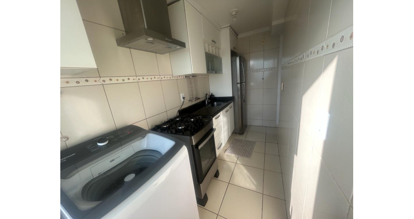 Lindo Apartamento à venda na Vila Guedes na Rua Martinho do Amaral 101, no Condomínio Edifício Safira 