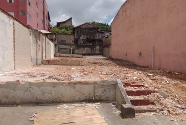 Terreno à venda nos Remédios na Avenida dos Remédios,