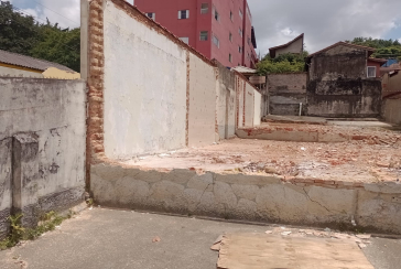 Terreno à venda nos Remédios na Avenida dos Remédios,