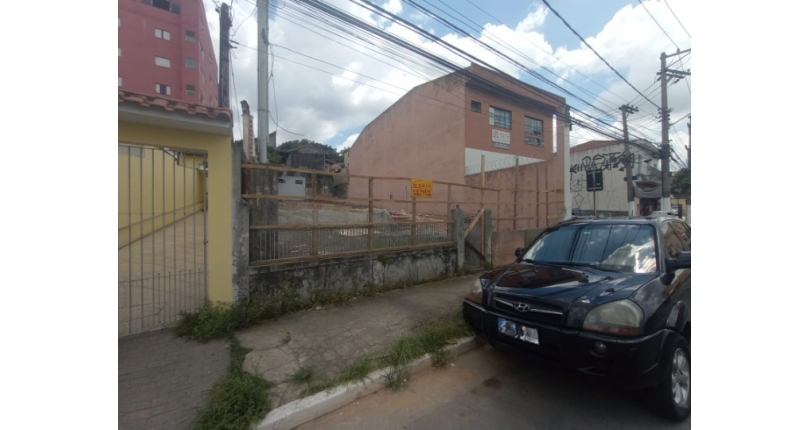 Terreno à venda nos Remédios na Avenida dos Remédios,