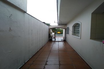 Casa Térrea Isolada Estilosa á venda no Jardim Marisa na Rua José Soeiro de Vaz