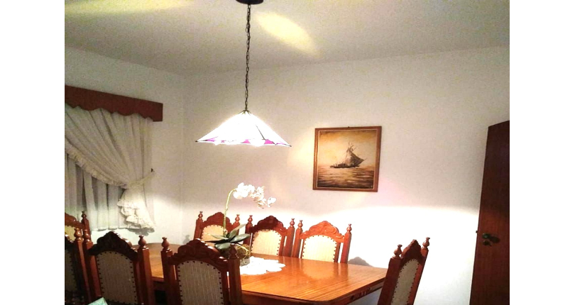 Casa Térrea Isolada Estilosa á venda no Jardim Marisa na Rua José Soeiro de Vaz