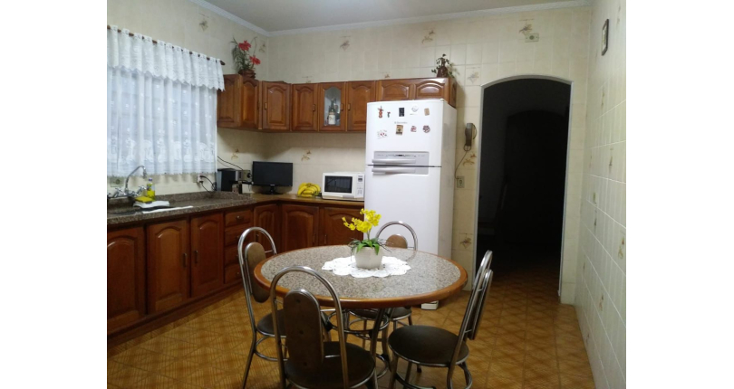 Casa Térrea Isolada Estilosa á venda no Jardim Marisa na Rua José Soeiro de Vaz