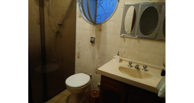 Casa Térrea Isolada Estilosa á venda no Jardim Marisa na Rua José Soeiro de Vaz