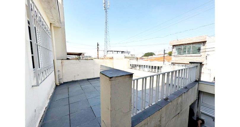 Casa à venda Rua Adele Zarzur, Jardim São José (Zona Norte) - Imóveis à Venda