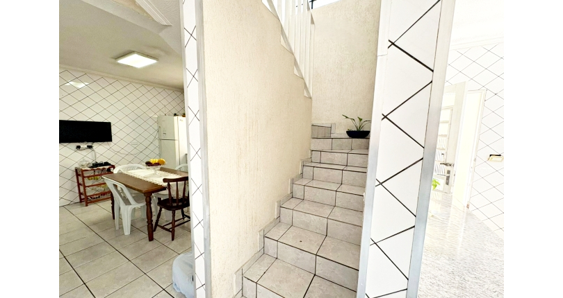 Casa à venda Rua Adele Zarzur, Jardim São José (Zona Norte) - Imóveis à Venda