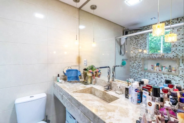 Belo Sobrado à venda no Parque Maria Domitila na Rua José Teodoro Vieira 