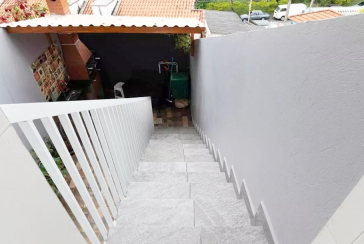 Belo Sobrado à venda no Parque Maria Domitila na Rua José Teodoro Vieira 