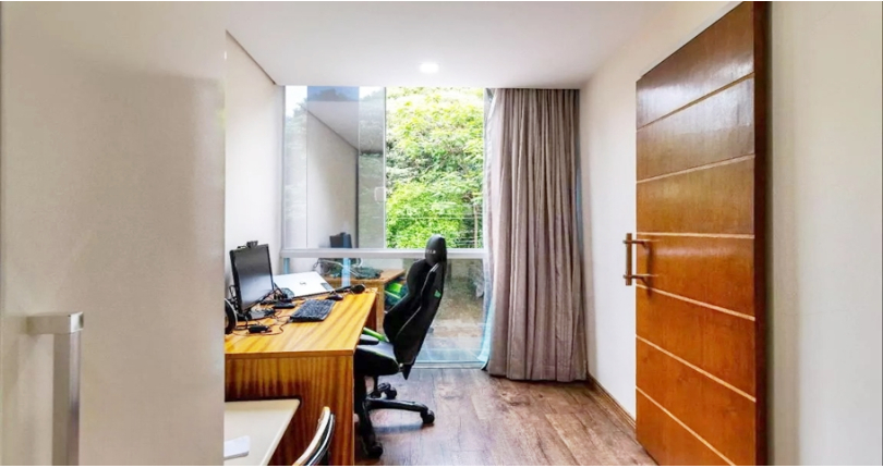 Belo Sobrado à venda no Parque Maria Domitila na Rua José Teodoro Vieira 