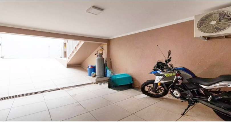 Belo Sobrado à venda no Parque Maria Domitila na Rua José Teodoro Vieira 