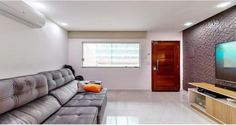 Belo Sobrado à venda no Parque Maria Domitila na Rua José Teodoro Vieira 