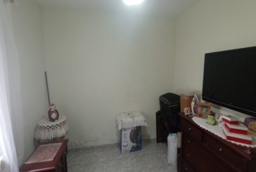 Casa assobradada à venda na Vila Guedes na Rua Maria Julieta Drummond de Andrade,