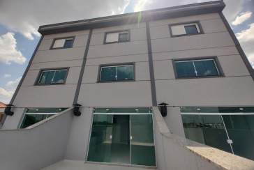 Sobrado novo à venda no Jardim São José (Zona Norte) na Rua Doutor João Toniolo 570