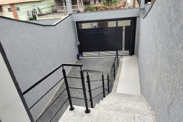 Sobrado novo à venda no Jardim São José (Zona Norte) na Rua Doutor João Toniolo 570