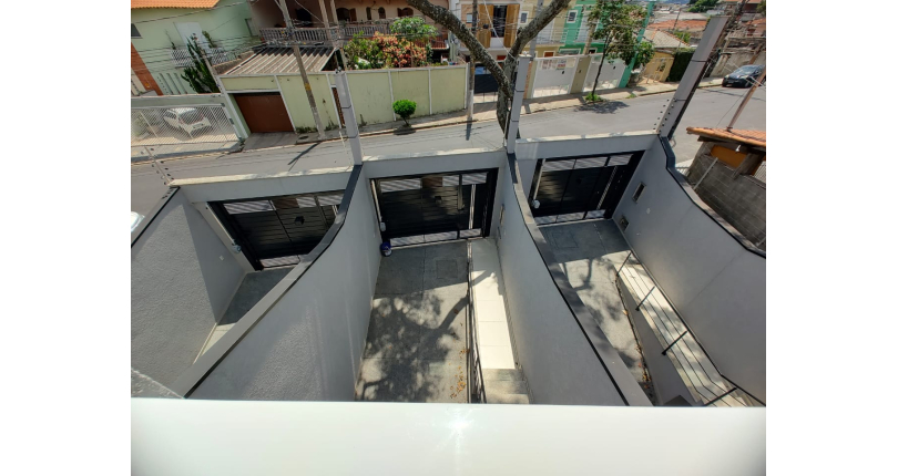 Sobrado novo à venda no Jardim São José (Zona Norte) na Rua Doutor João Toniolo 570